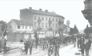 1954 CRDA Manifestazione a Monfalcone per il lavoro