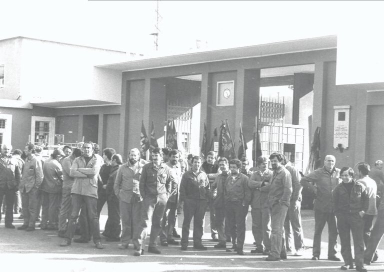 1983 - Italcantieri - picchetto operai ingresso merci